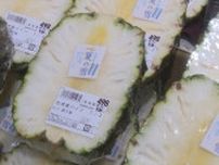「真っ白なのにおいしい」　台湾産パイナップル「ミルクパイン」　嘉義県知事が店頭でPR