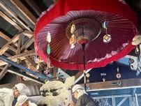 「本間家の亀」移設へ　酒田市有形民俗文化財、山居倉庫で分解作業