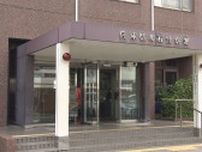 【速報】サイレン鳴らし緊急走行で赤信号に進入のパトカー、2人乗りバイクと衝突　高校生ら2人骨折